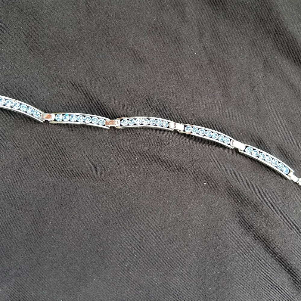 Blue Crystal Silver-Toned Tennis Bracelet. Excellent Condition. - Picture 8 of 9